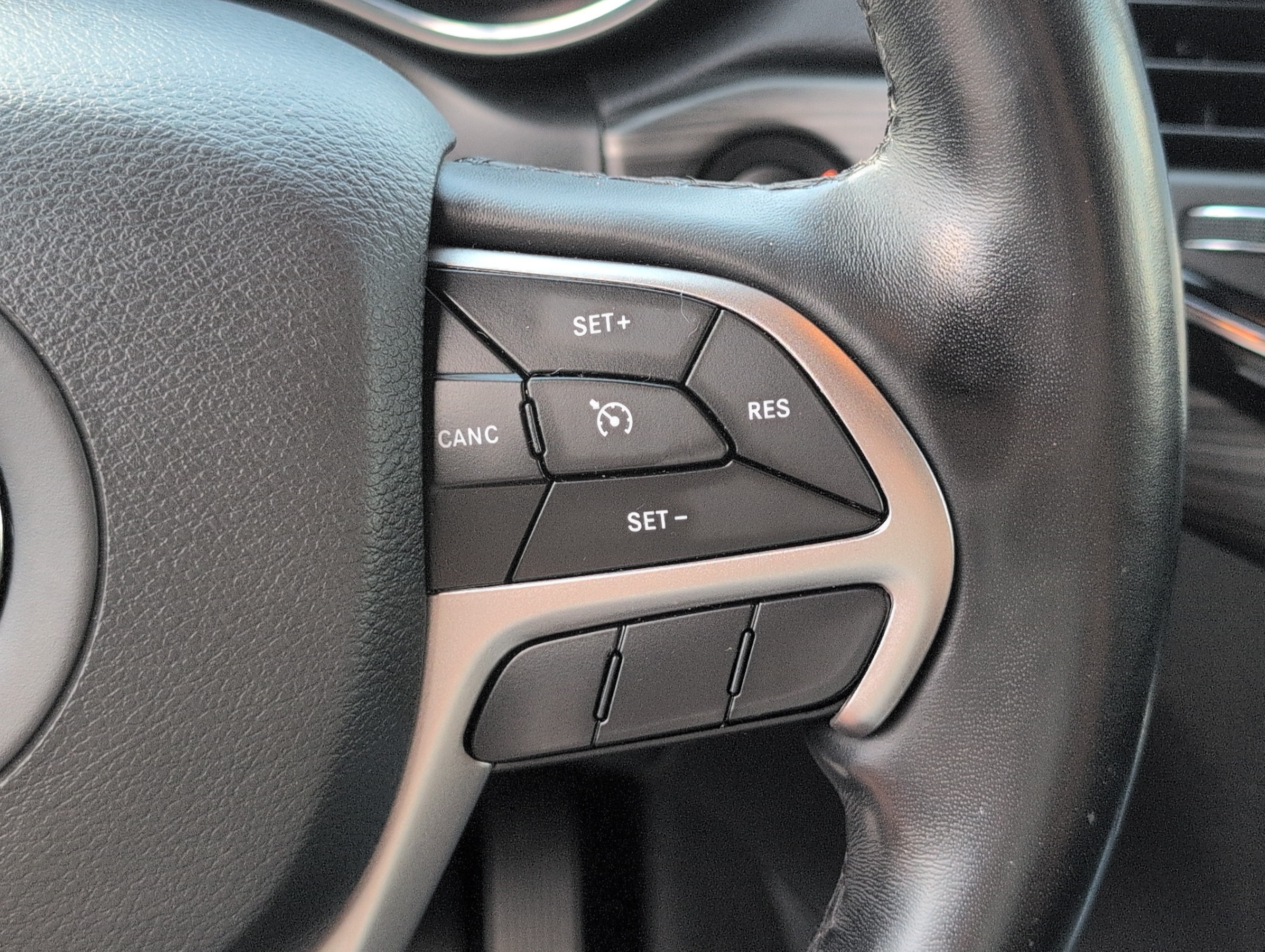 2020 Jeep Grand Cherokee Altitude 4x2