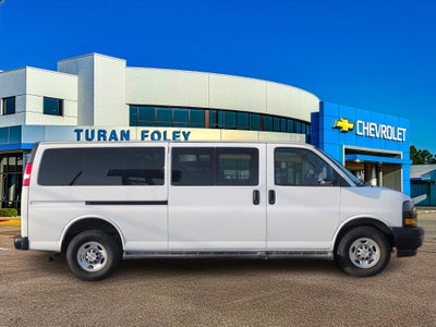 2022 Chevrolet Express Passenger 3500 1LS