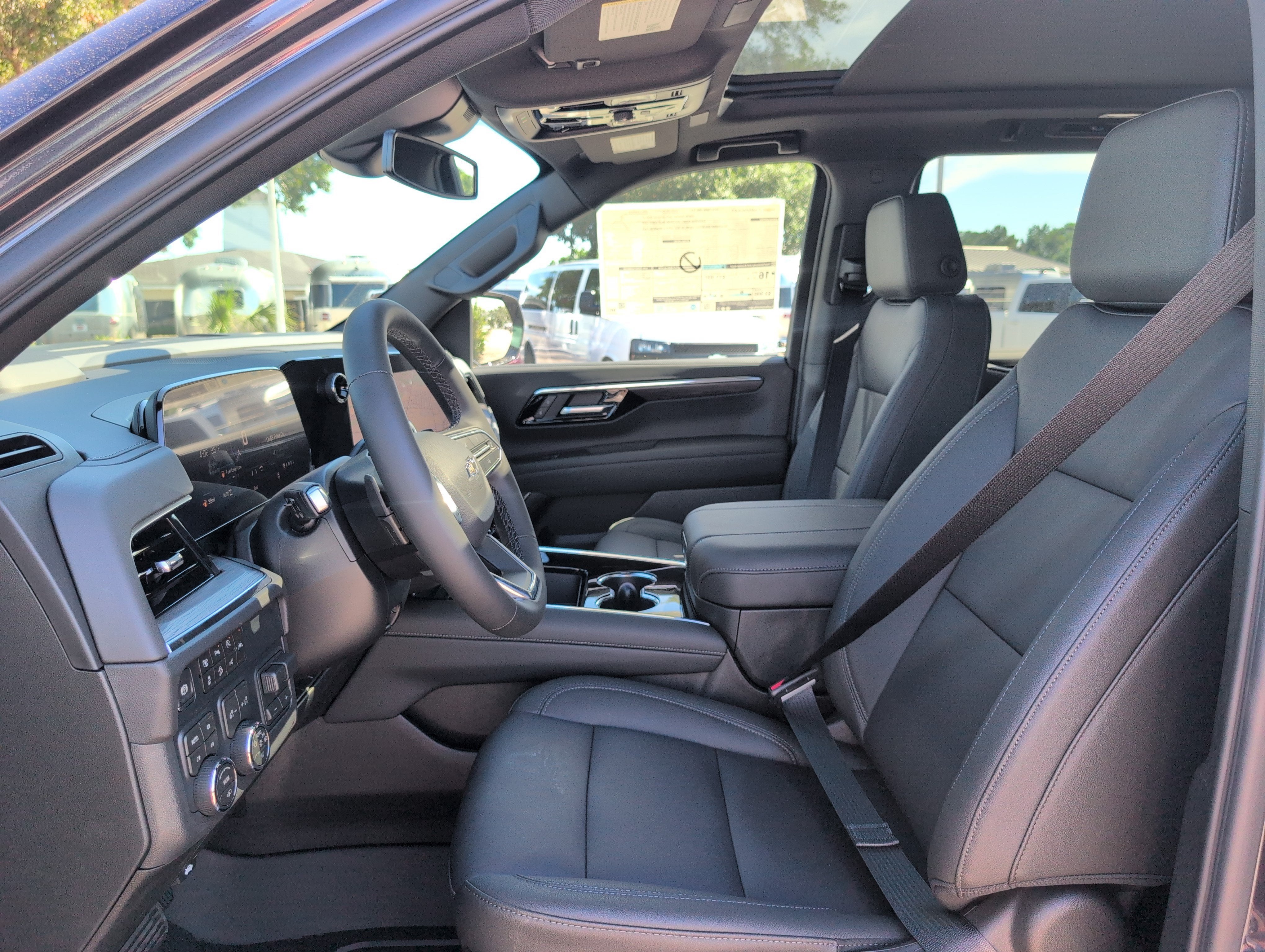 2026 Chevrolet Tahoe Z71 - Photo 14