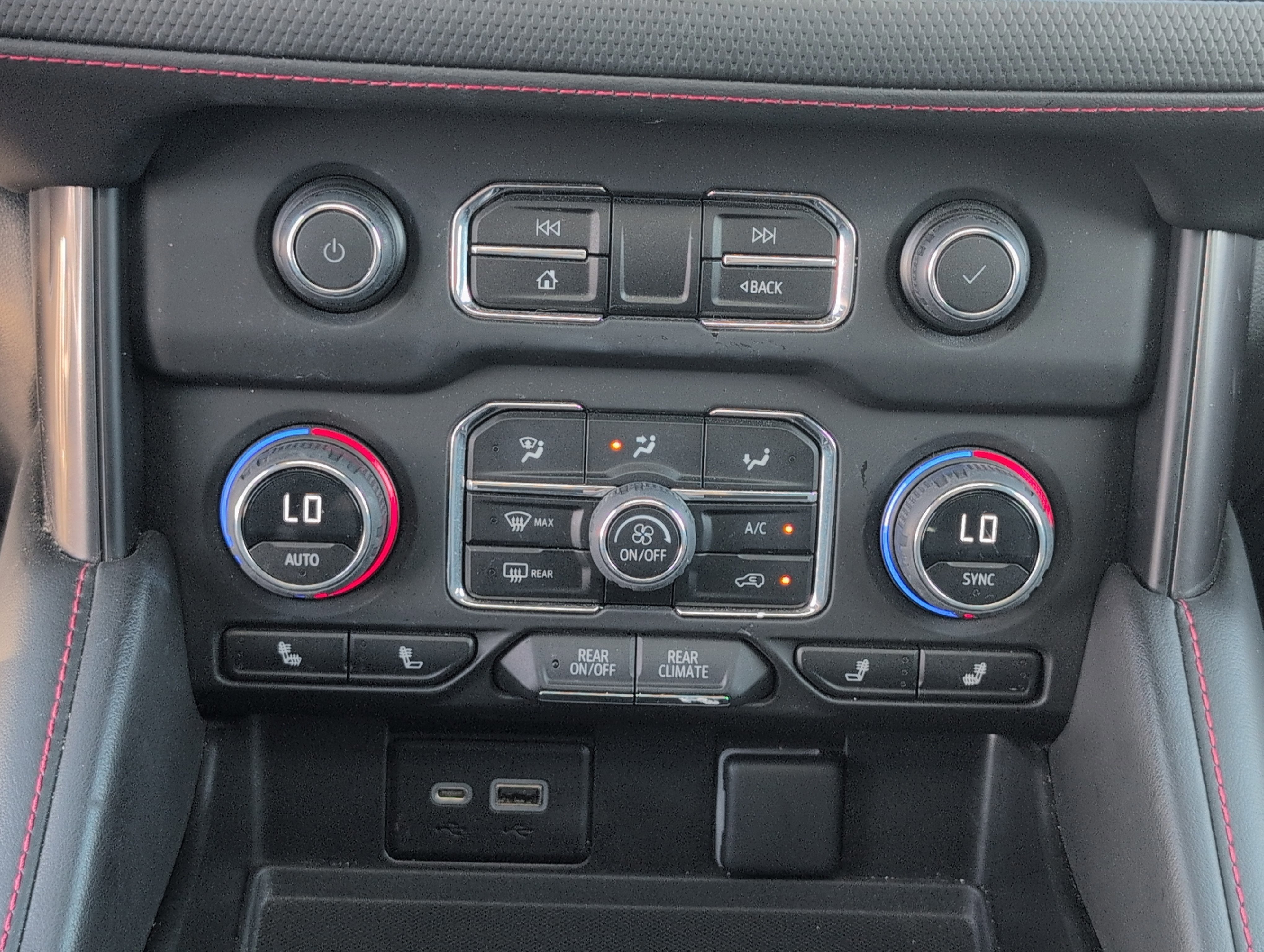 2023 Chevrolet Suburban RST