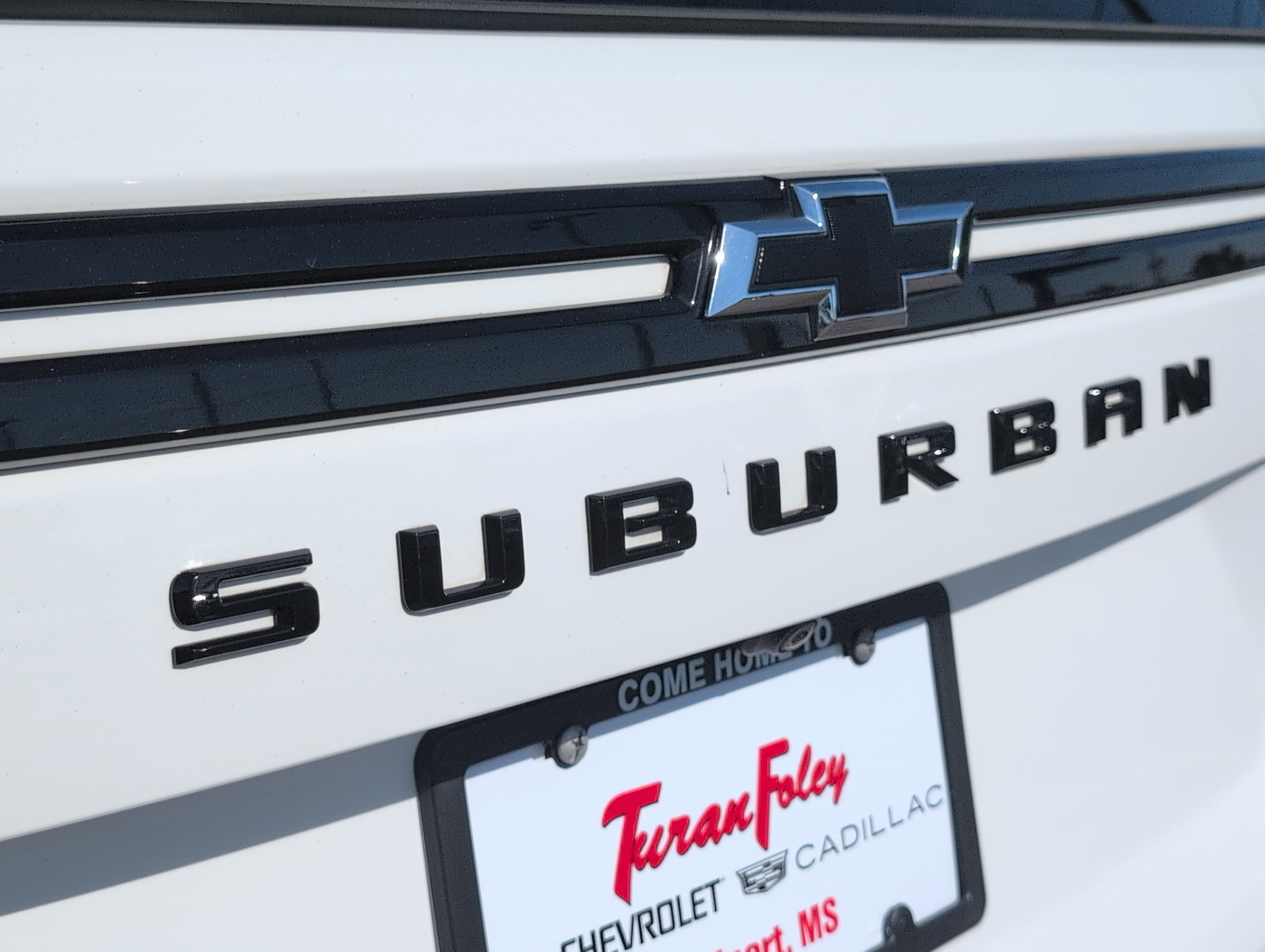 2023 Chevrolet Suburban RST