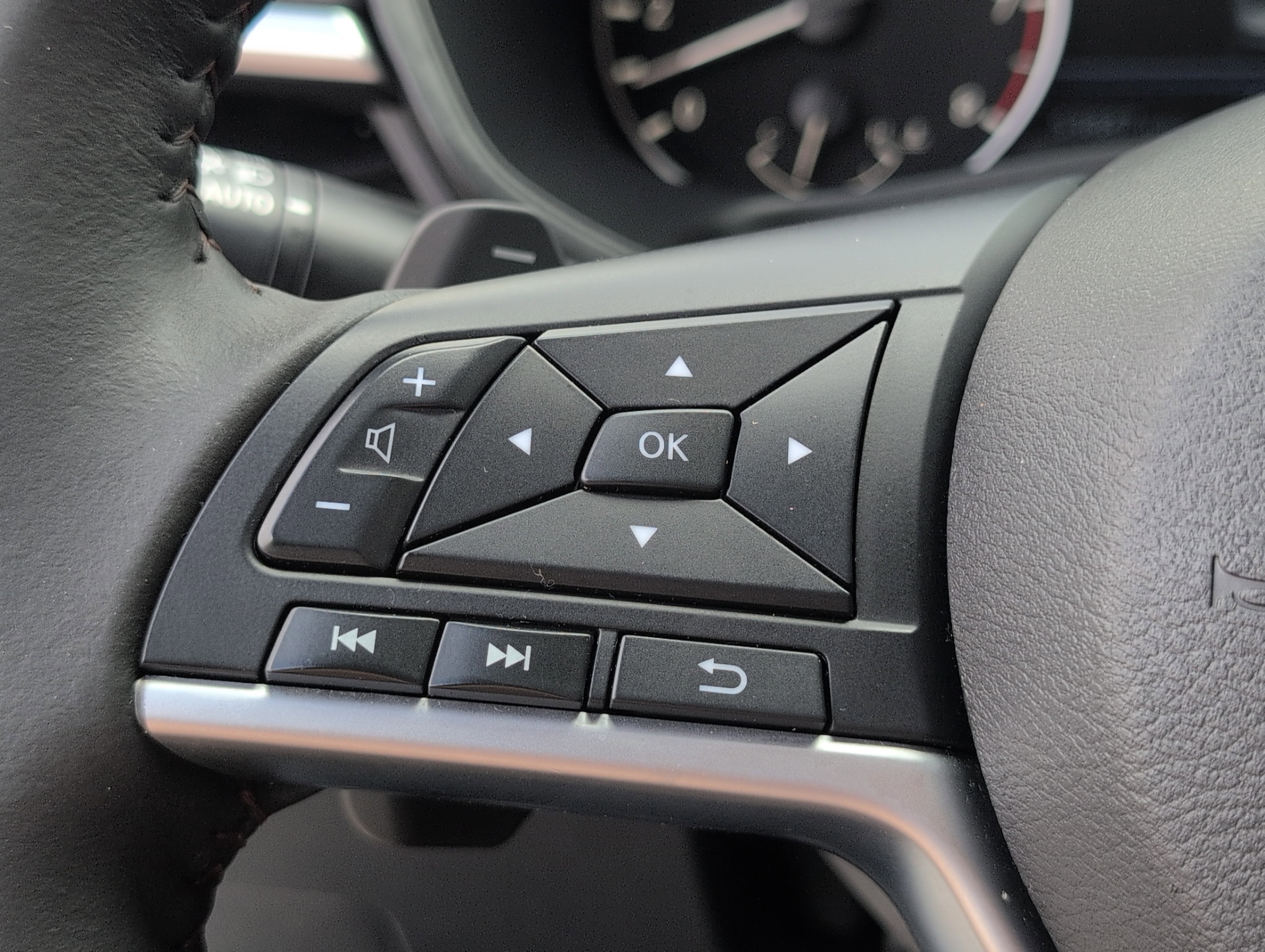 2022 Nissan Altima SR FWD