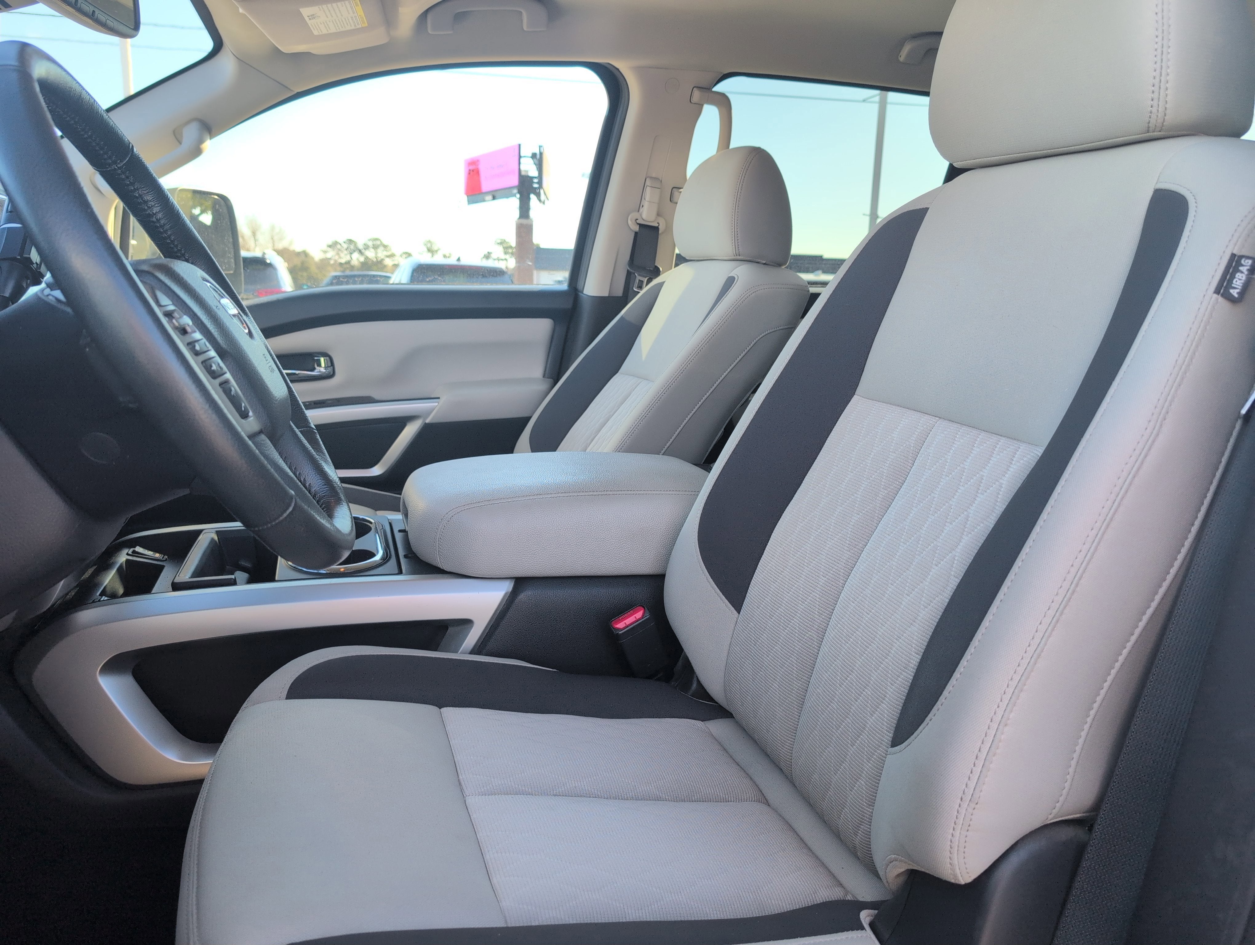 2020 Nissan TITAN Crew Cab SV 4x2