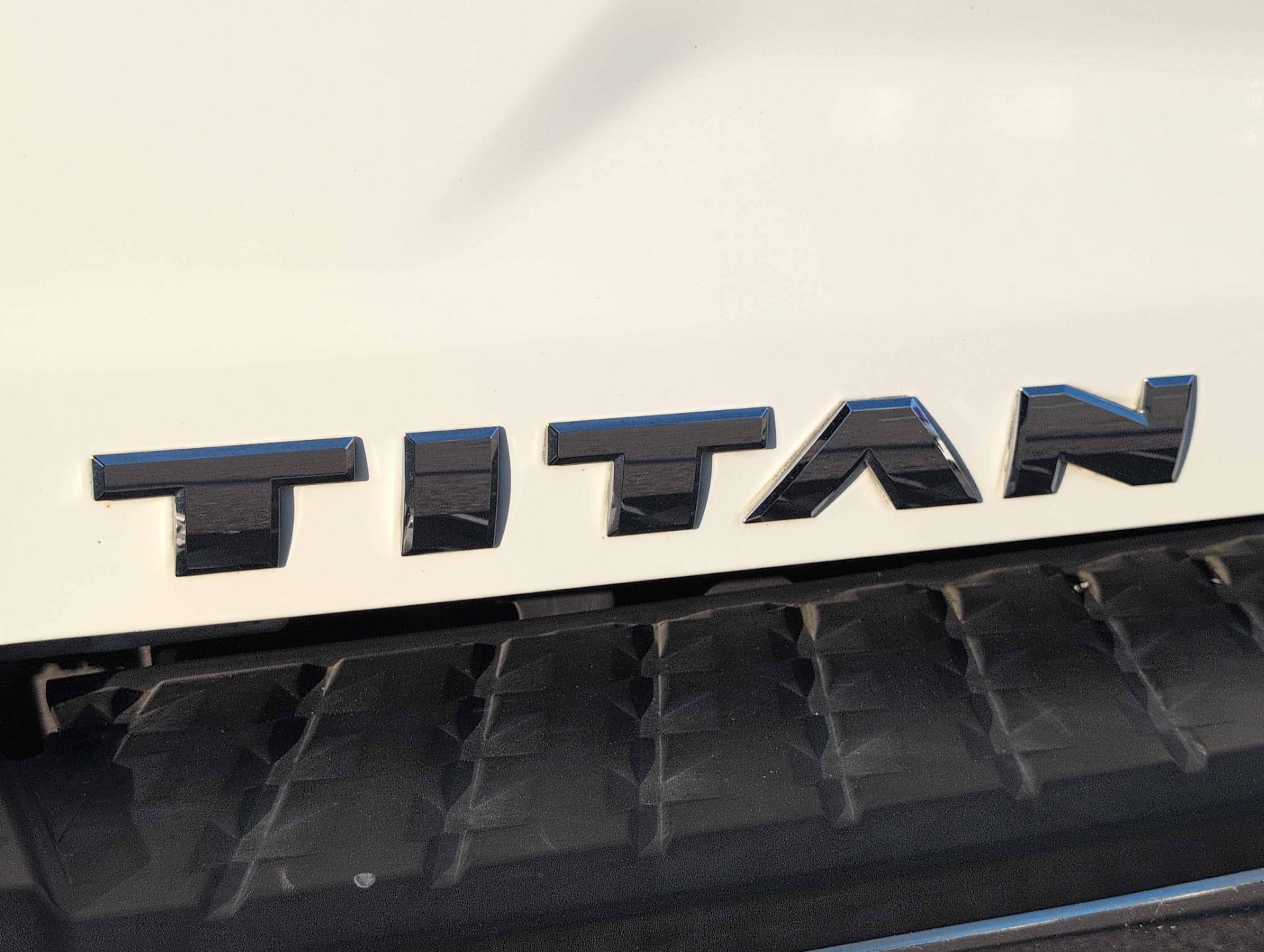 2019 Nissan TITAN SV