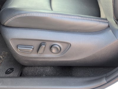 2025 Toyota RAV4 Hybrid XLE Premium