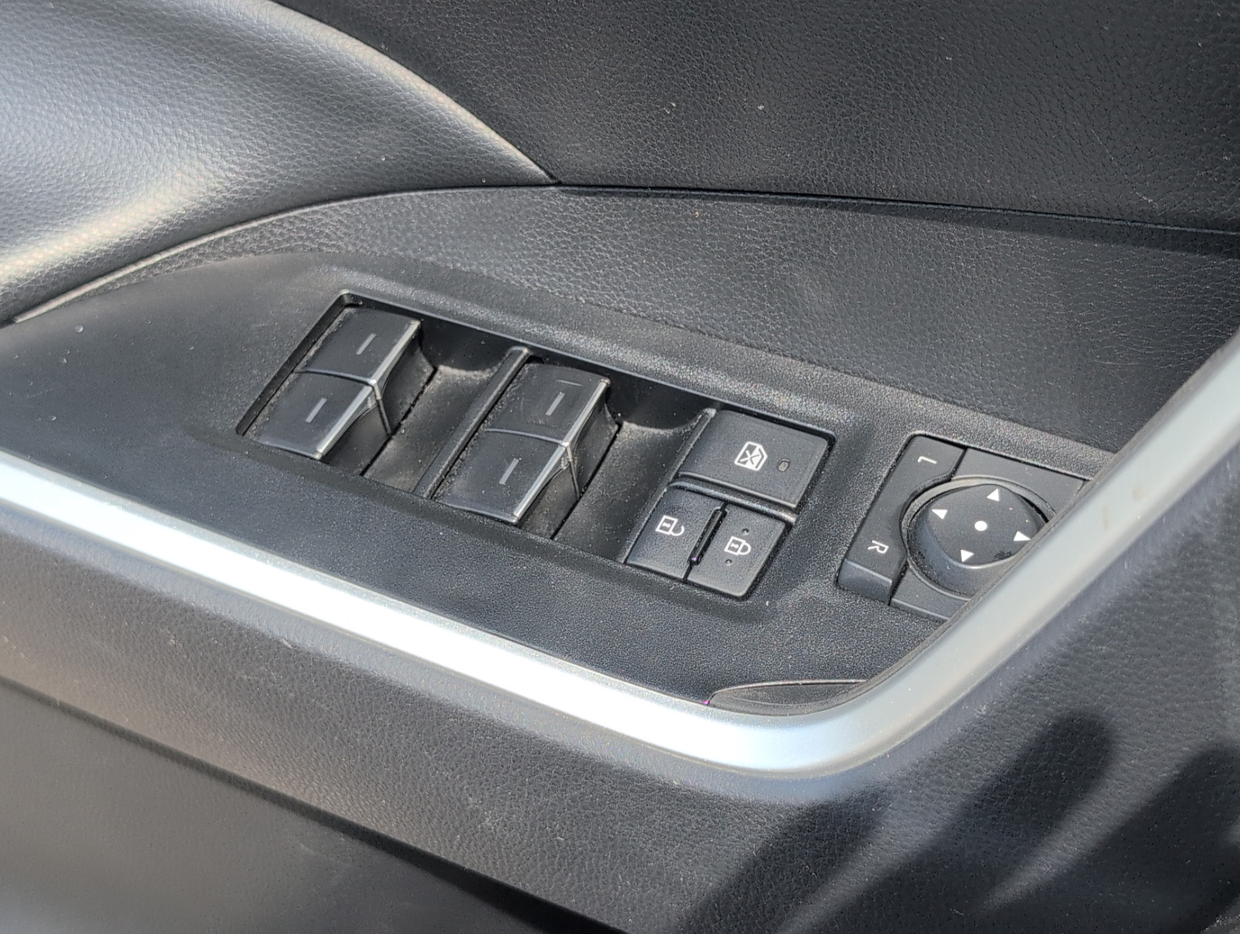 2025 Toyota RAV4 Hybrid XLE Premium