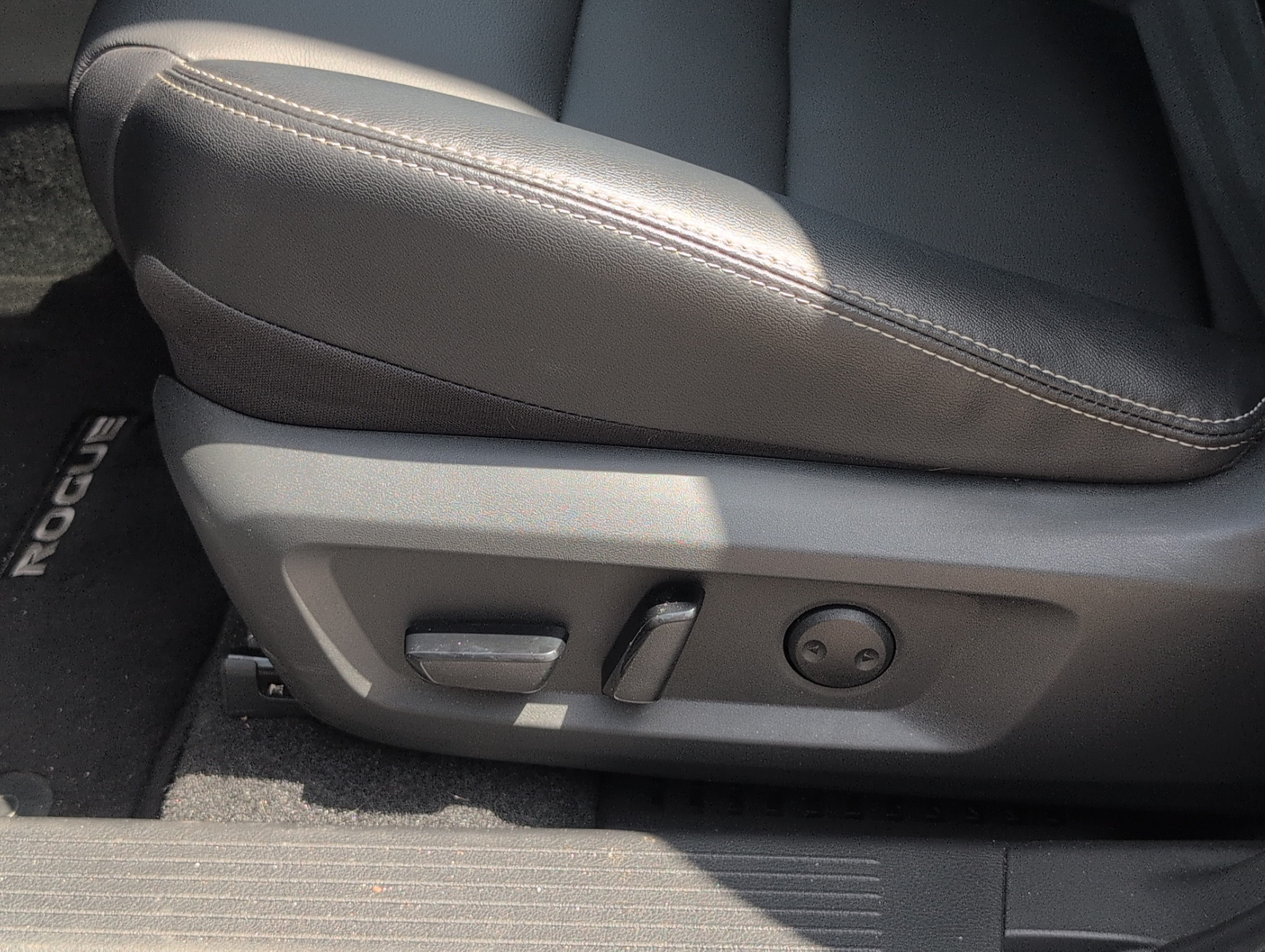 2023 Nissan Rogue SL FWD