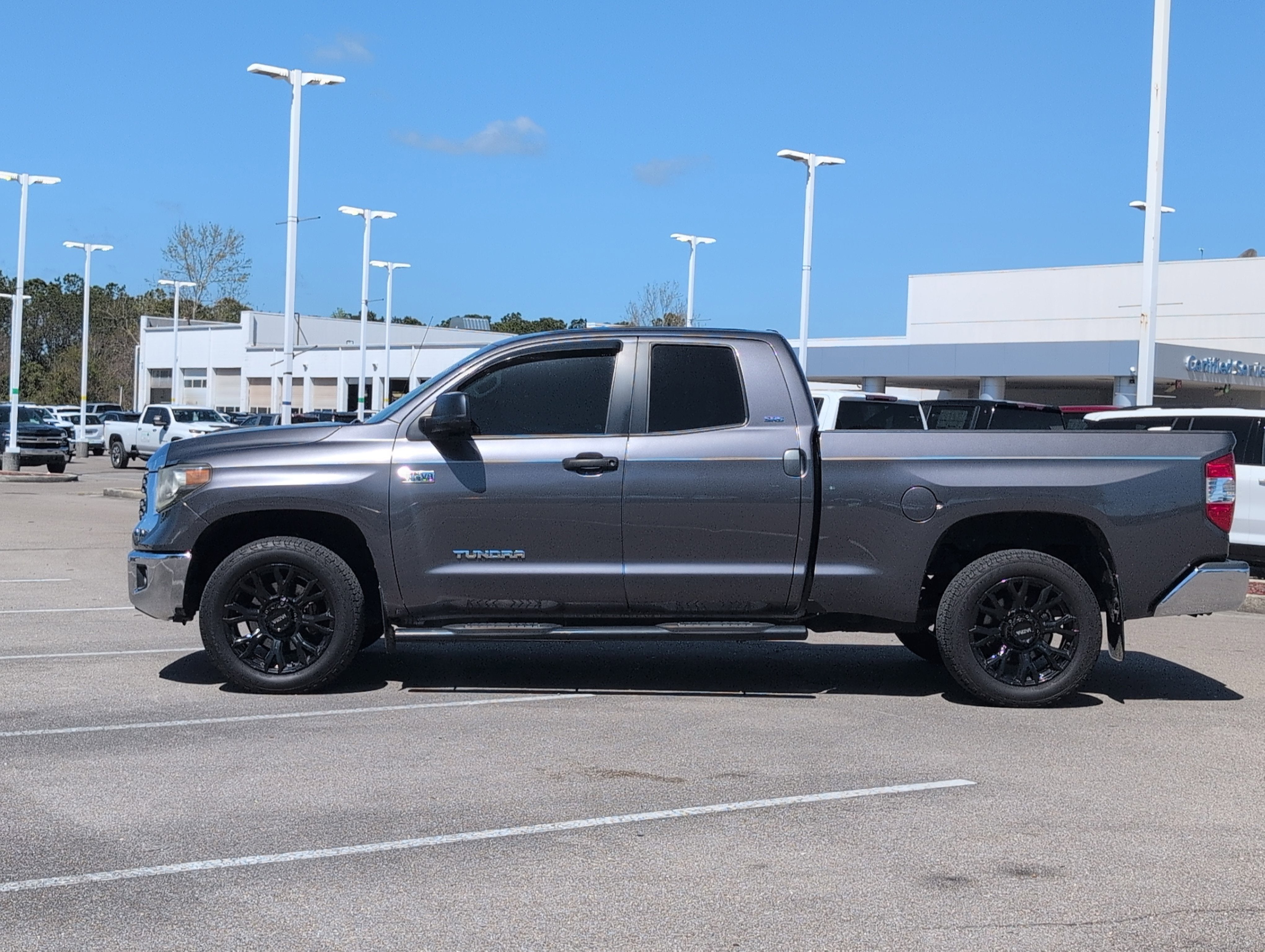 2018 Toyota Tundra SR5 5.7L V8
